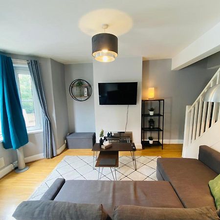 Medway Getaway - 3 Bed Home With Luxury Bathroom Чатам Экстерьер фото
