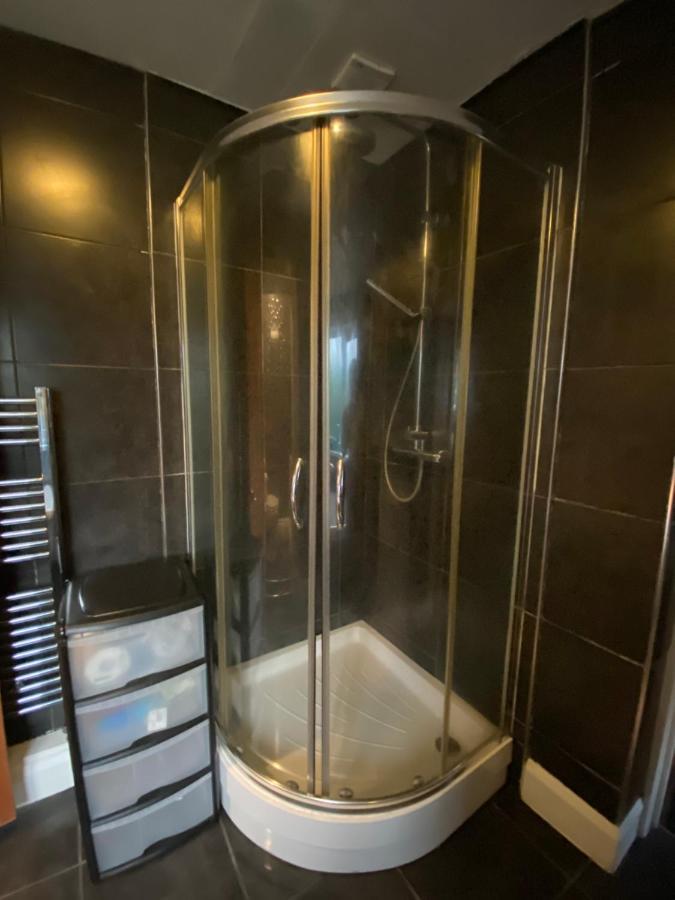 Medway Getaway - 3 Bed Home With Luxury Bathroom Чатам Экстерьер фото